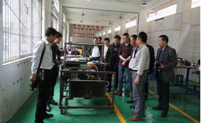 乐山一职中：巴中市小河职中到我校交流示范校建设工作2.jpg