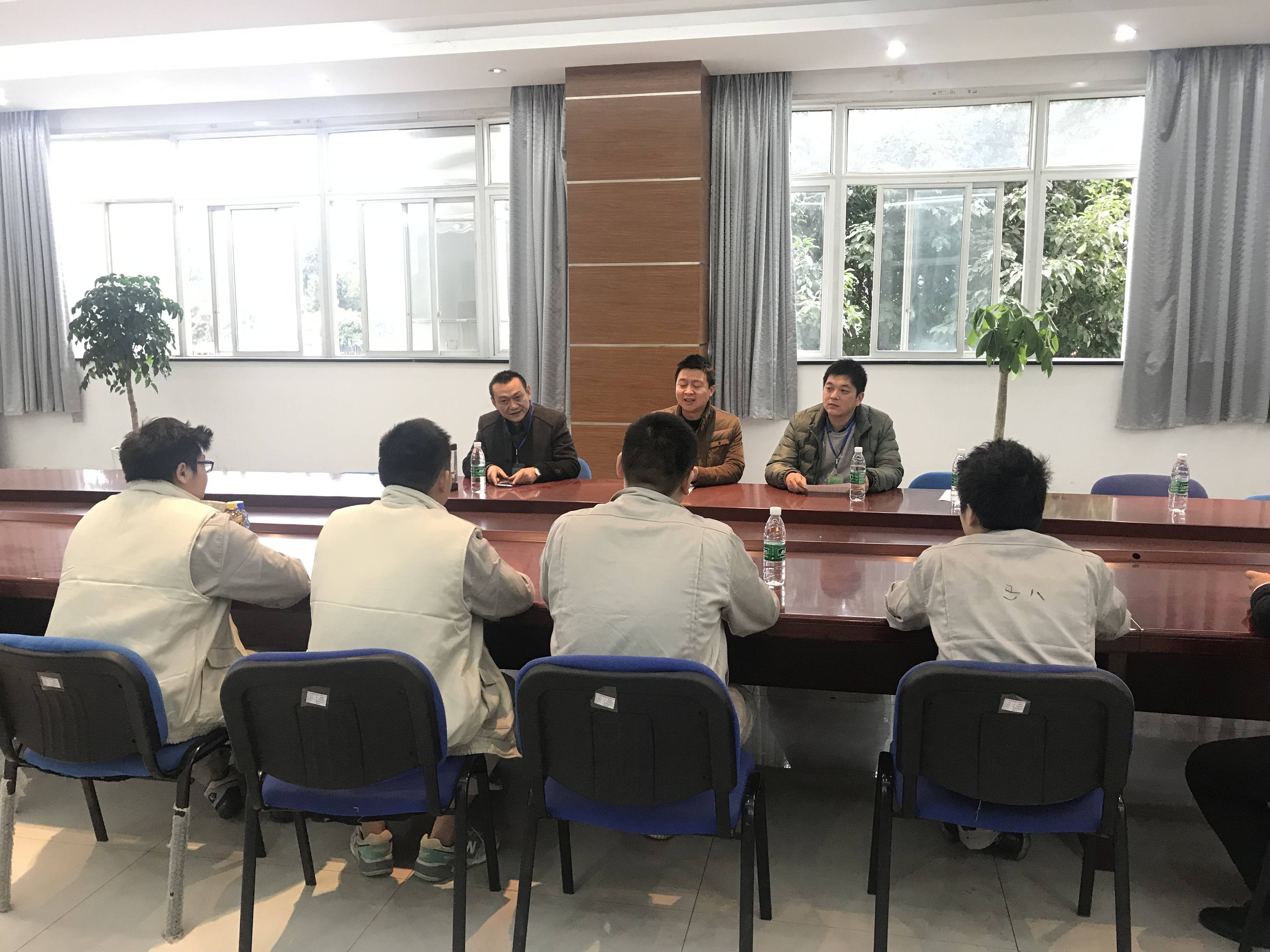 20191121我校领导赴重庆海尔生产基地指导关心学生顶岗实习.jpg