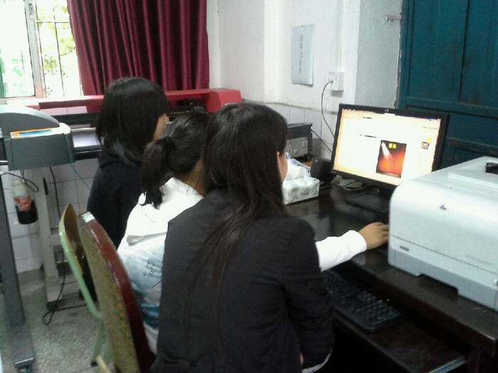 计算机专业：14届广告班学生海报制作、为上岗就业打好基础.jpg