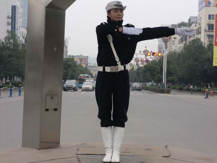 【成才典型】胡雅蝶2012届航空专业学生.jpg