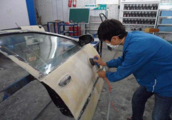 汽车喷涂理实一体化实训室01.jpg