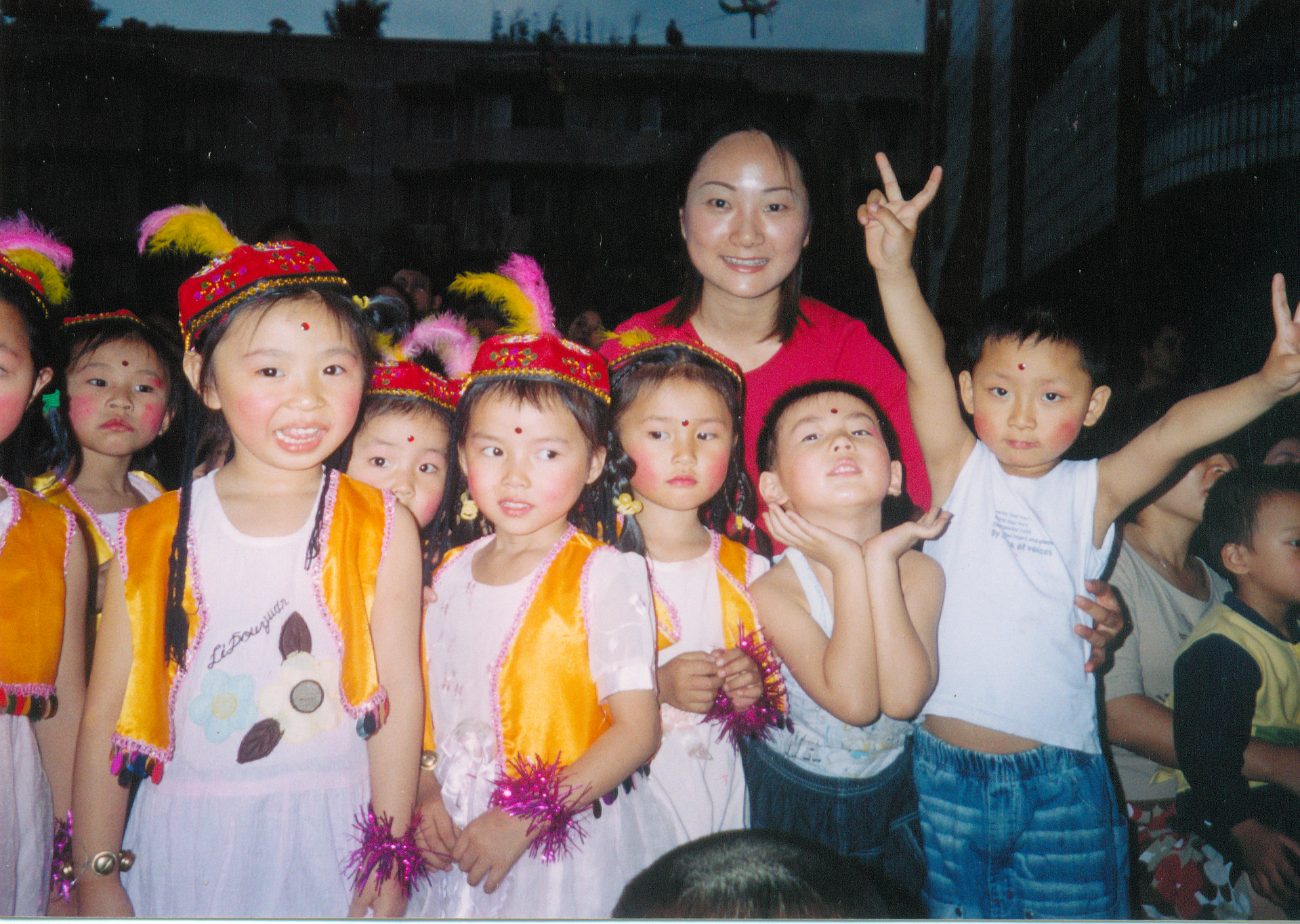 罗洁：2003届幼师专业毕业，现任成都金太阳幼稚园业务副园长.jpg