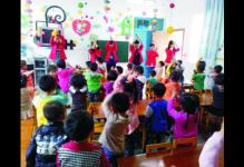 学前教育专业学生在我校幼师实验幼儿见习
