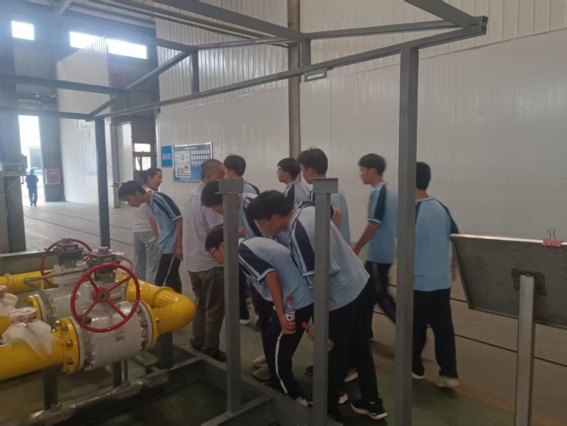 企业教师等指导学习